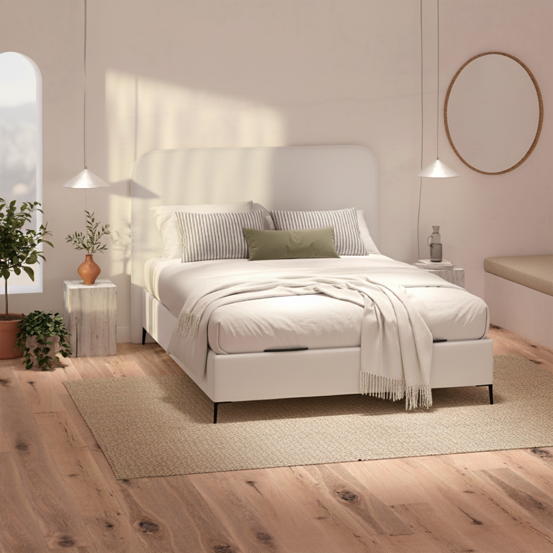 cabecero saona de morfeo en color blanco en dormitorio de estilo mediterráneo con ambiente luminoso