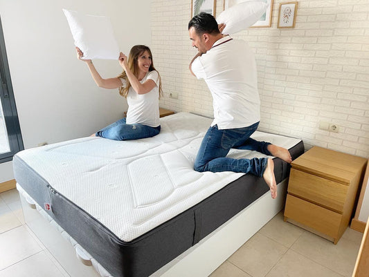 Por qué dormir con una máscara para los ojos