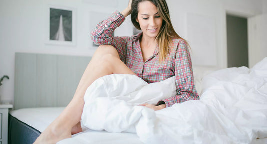 Does your partner talk in their sleep? Discover the reasons behind this phenomenon.