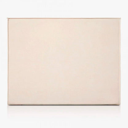 Vista frontal del cabecero Mox color beige de Morfeo sobre fondo blanco.