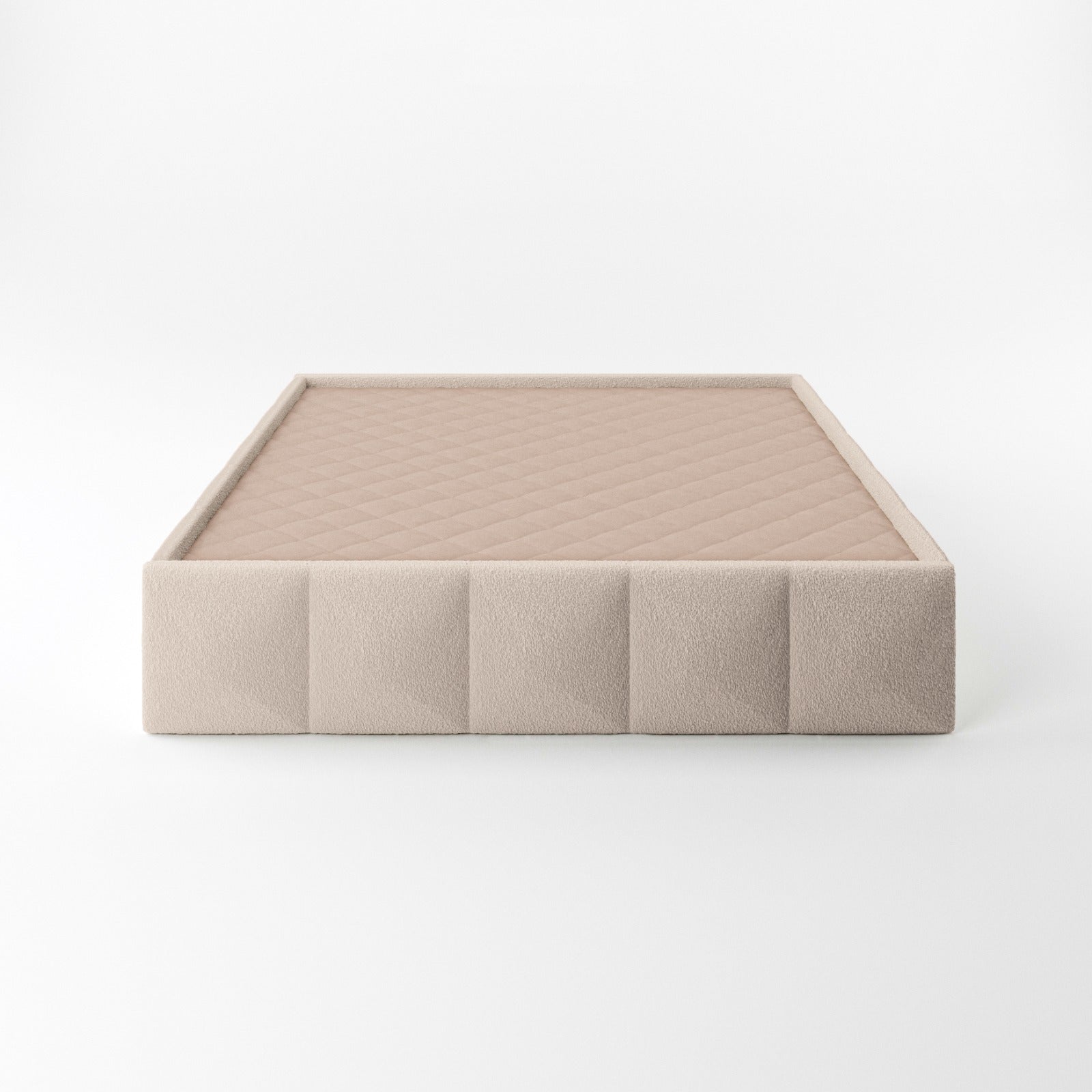 Vista frontal del canapé Duna color beige de Morfeo sobre fondo blanco.