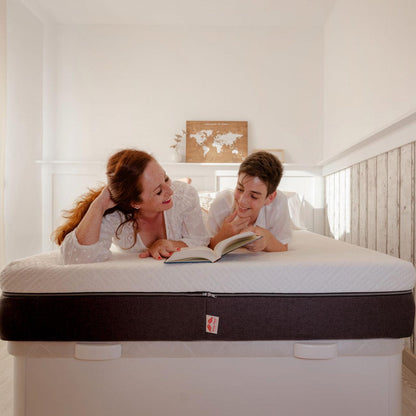 Colchón Lite de Morfeo en dormitorio infantil con cama de madera y decoración natural.